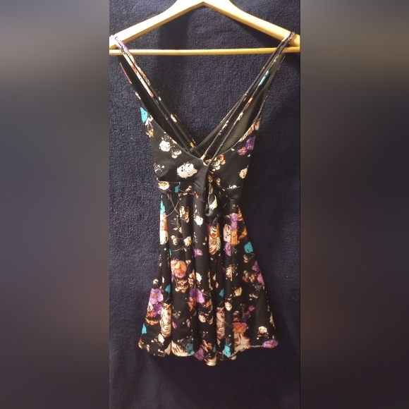 Charlotte Russe Strappy Floral Skater Dress - Picture 2 of 3